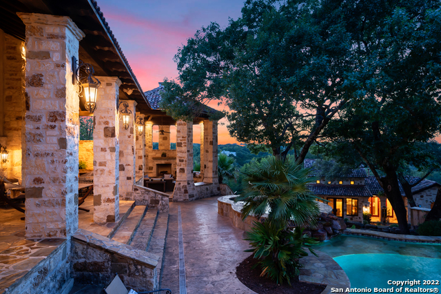 Listing photo id 48 for 210 Riverwood
