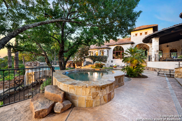 Listing photo id 53 for 210 Riverwood
