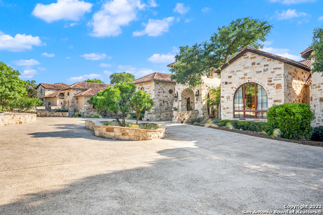 Listing photo id 4 for 210 Riverwood