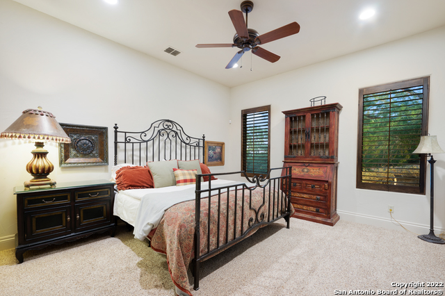 Listing photo id 58 for 210 Riverwood