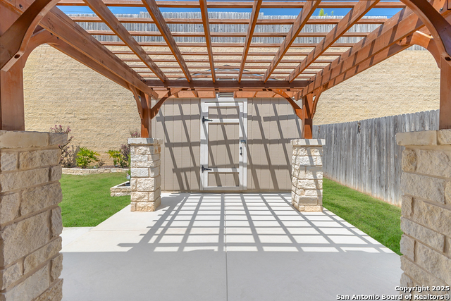 Image 11 of 13 For 11125 Charismatic