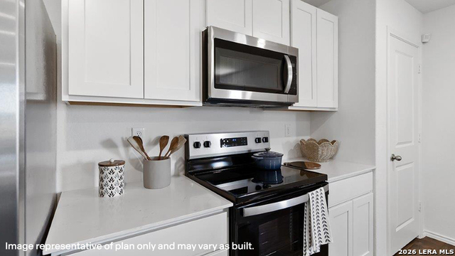 Image 14 of 39 For 16067 Mahogany Way