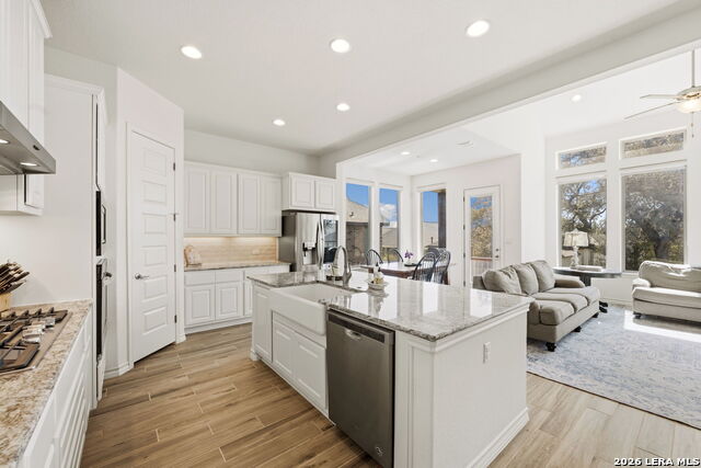 Image 21 of 50 For 531 Orchard Way