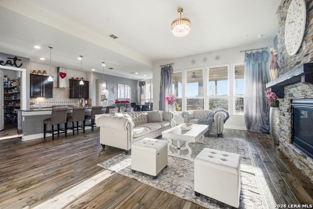 Image 12 of 47 For 25737 Comanche