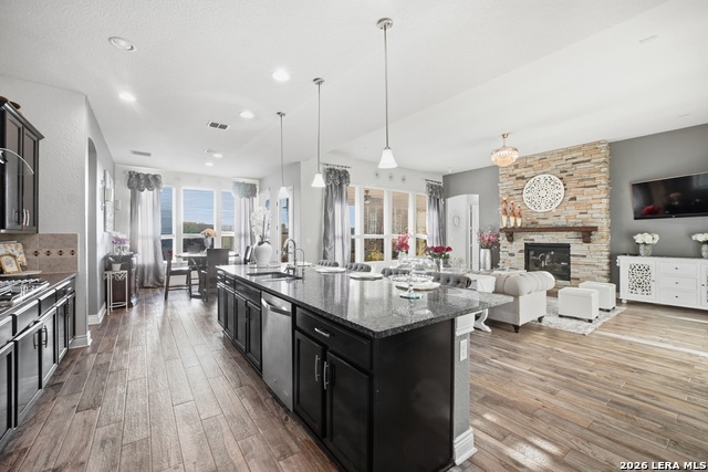 Image 17 of 47 For 25737 Comanche