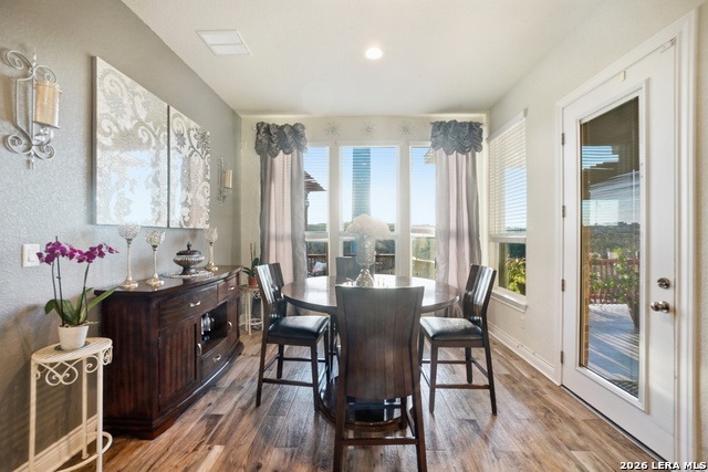 Image 18 of 47 For 25737 Comanche