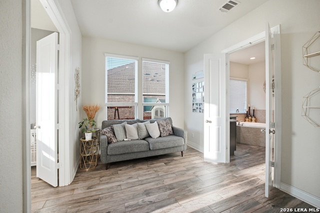 Image 24 of 47 For 25737 Comanche