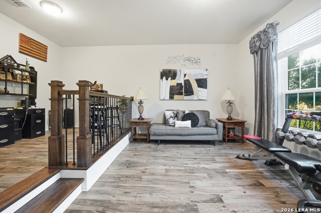 Image 5 of 47 For 25737 Comanche