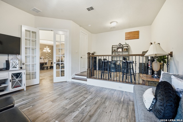 Image 6 of 47 For 25737 Comanche