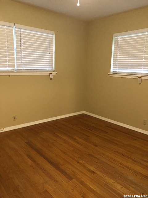 Image 12 of 36 For 4907 Seabreeze Dr.