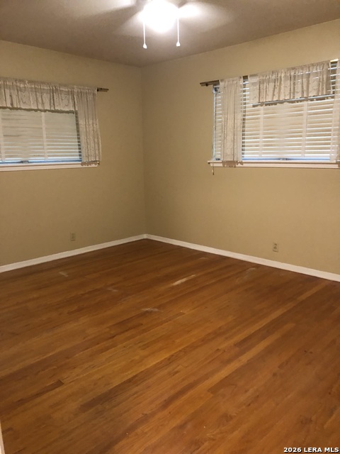 Image 14 of 36 For 4907 Seabreeze Dr.