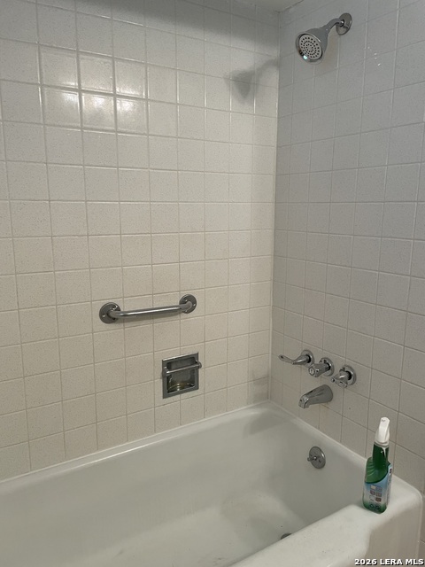 Image 18 of 36 For 4907 Seabreeze Dr.