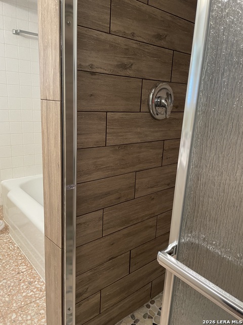 Image 21 of 36 For 4907 Seabreeze Dr.