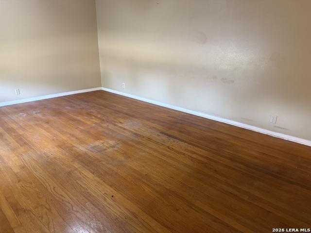 Image 23 of 36 For 4907 Seabreeze Dr.