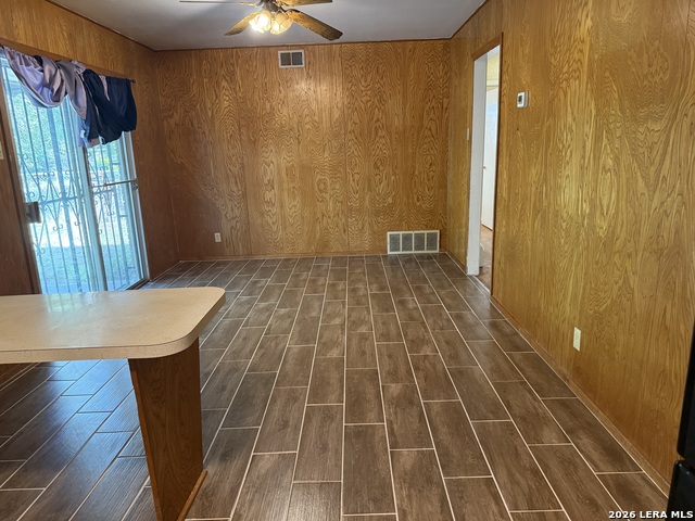 Image 26 of 36 For 4907 Seabreeze Dr.