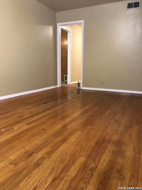 Image 3 of 36 For 4907 Seabreeze Dr.