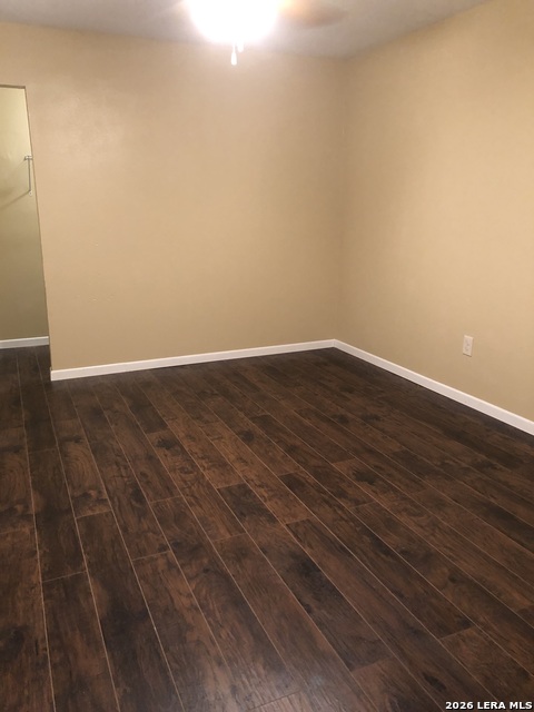 Image 5 of 36 For 4907 Seabreeze Dr.