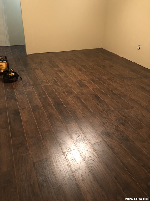 Image 8 of 36 For 4907 Seabreeze Dr.