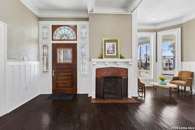 Image 22 of 93 For 339 Woodlawn Ave W