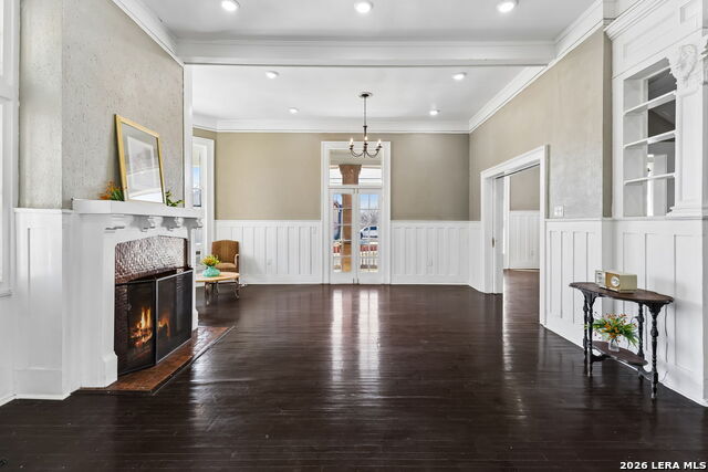 Image 27 of 93 For 339 Woodlawn Ave W