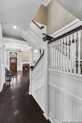 Image 29 of 93 For 339 Woodlawn Ave W