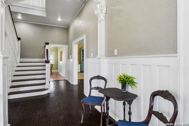 Image 30 of 93 For 339 Woodlawn Ave W