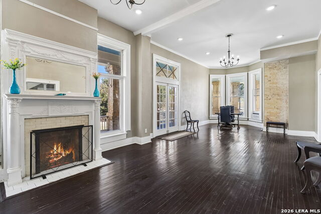 Image 33 of 93 For 339 Woodlawn Ave W