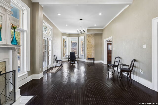 Image 34 of 93 For 339 Woodlawn Ave W