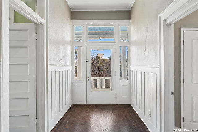 Image 46 of 93 For 339 Woodlawn Ave W