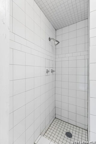 Image 48 of 93 For 339 Woodlawn Ave W