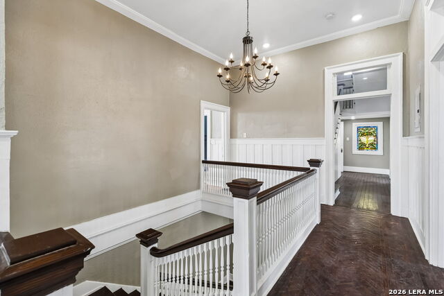 Image 53 of 93 For 339 Woodlawn Ave W