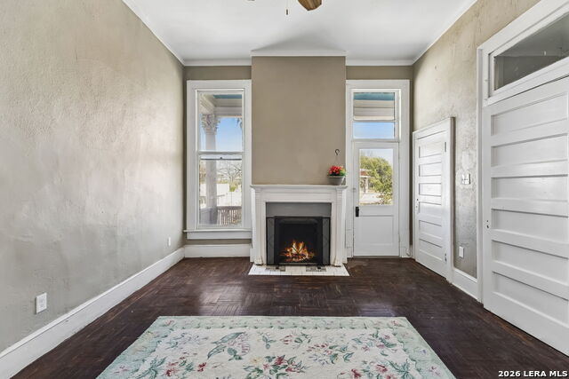 Image 55 of 93 For 339 Woodlawn Ave W