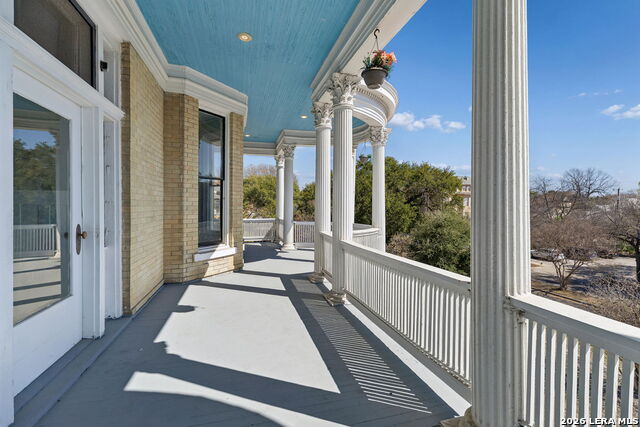 Image 76 of 93 For 339 Woodlawn Ave W