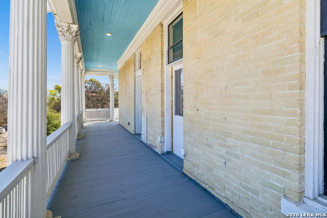 Image 81 of 93 For 339 Woodlawn Ave W