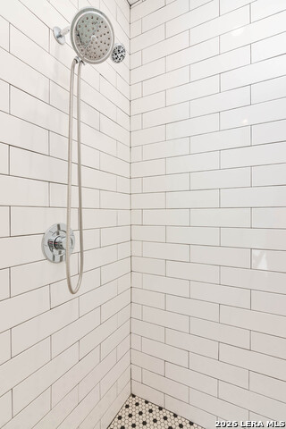 Image 24 of 28 For 126 Armour  