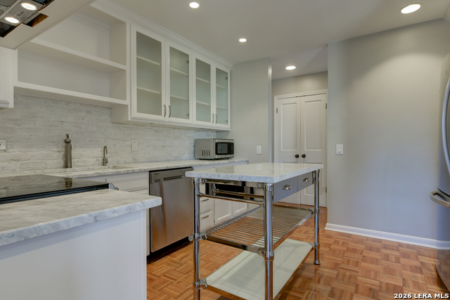 Image 5 of 18 For 4001 New Braunfels N Apt 204a