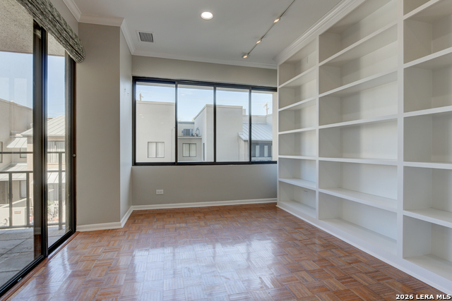 Image 8 of 18 For 4001 New Braunfels N Apt 204a