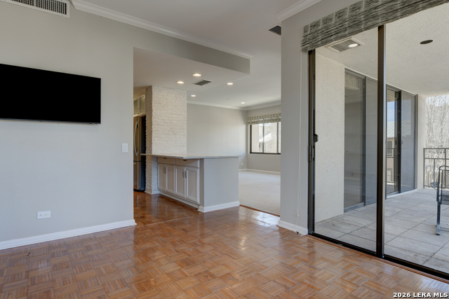 Image 9 of 18 For 4001 New Braunfels N Apt 204a