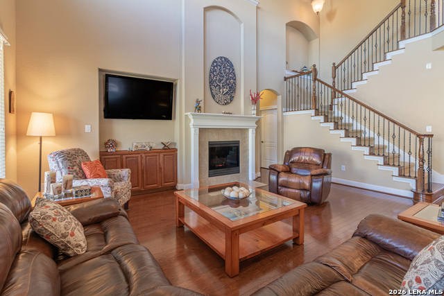 Image 8 of 35 For 1011 Gazania Hill