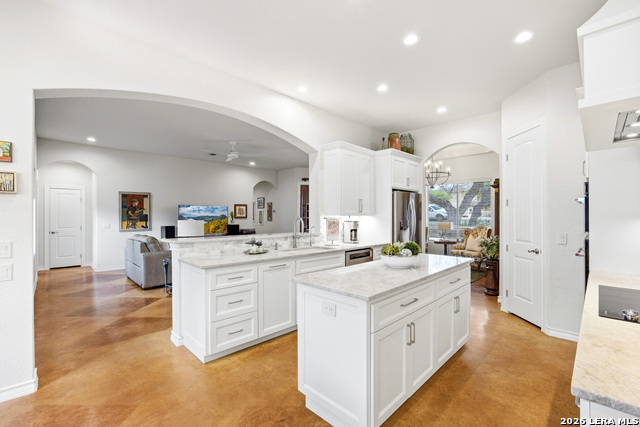 Image 15 of 61 For 541 Saxet Trl