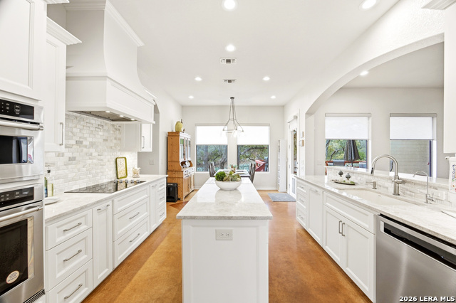 Image 16 of 61 For 541 Saxet Trl