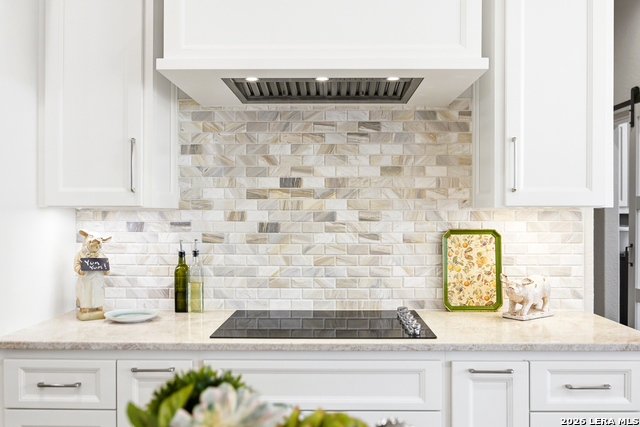 Image 17 of 61 For 541 Saxet Trl