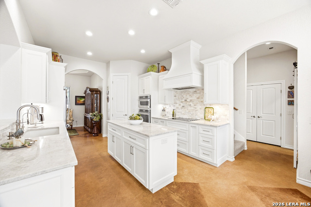 Image 2 of 61 For 541 Saxet Trl