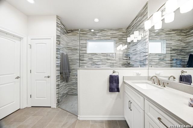 Image 23 of 61 For 541 Saxet Trl