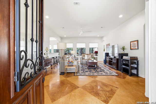 Image 8 of 61 For 541 Saxet Trl