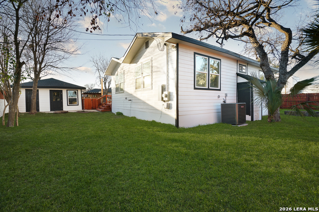 Image 33 of 38 For 1222 Hays  