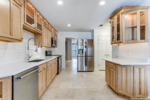 Image 15 of 29 For 201 Ellwood  114