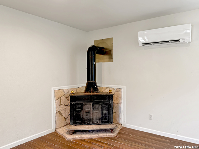 Image 13 of 40 For 614 Red Oak Woods