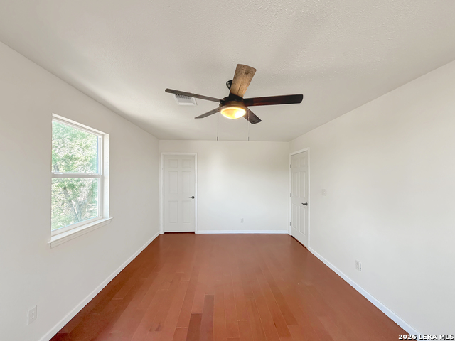 Image 14 of 40 For 614 Red Oak Woods