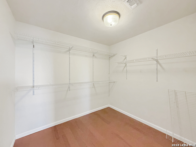 Image 16 of 40 For 614 Red Oak Woods